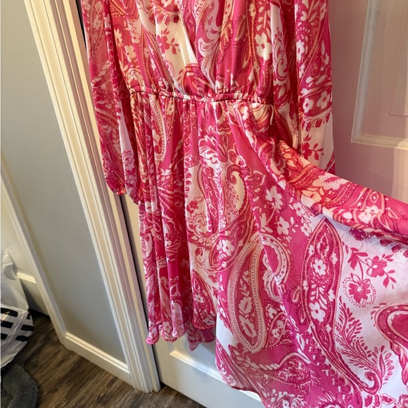 Taylor Pink and White Dress - Picture 6 of 7